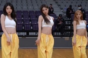 😍😍辽宁男篮主场啦啦队晒舞蹈视频：后面有人一直在看