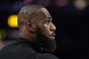 詹姆斯成NBA历史第3位季后赛砍下20+的四旬老汉 比肩贾巴尔&马龙