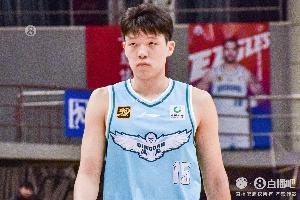 高效两双难救主！杨瀚森替补10中7拿到16分11板1助1帽