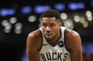 字母：把过去5年换成10-15年 我能5连MVP 现在联盟的竞争太激烈了