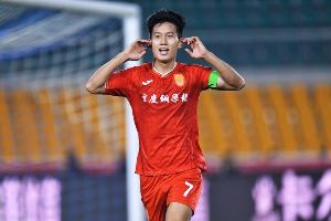 重庆铜梁龙官方：向余望右侧鼻骨骨折，预计恢复时间约3周