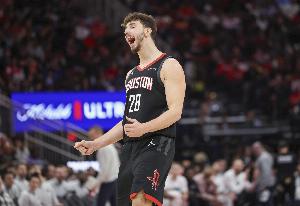 乌度卡：申京前两场太出色了 这就是他成为全明星的原因