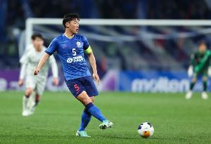 记者：除阿马杜外，申花球员全部随队出征济南