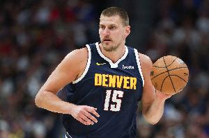 一直在传球！约基奇上半场19分钟6投4中拿到9分6篮板8助攻