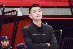 杨鸣：今年对广厦来说是很好的机会 韩德君的肩伤还是有点影响