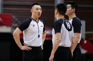 赵探长：CBA半决赛将有4名外籍裁判 2人来自欧洲&2人来自亚洲