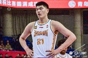 朱彦硕：刘传兴不是故意而是不会防守 这就是CBA最危险的地方