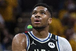 字母哥单场至少30分20板10助2断2帽 NBA季后赛历史首次出现