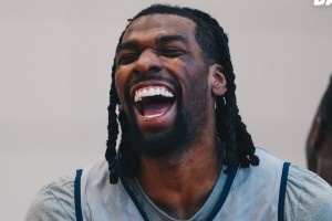 3-1领先！多人面带笑容！森林狼晒训练照：准备好明天的G5了