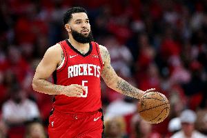 神准🔥！火箭半场轰76分领先勇士27分 三项命中率高达69/60/85%