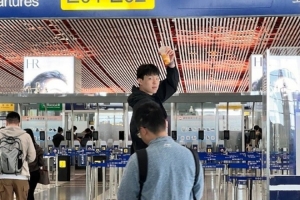 加油💪 杨瀚森社媒晒检票登机照 正式开启NBA追梦之旅