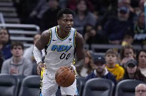 替补火力点！马瑟林20分钟10中6拿下19分2板1助 下半场16分