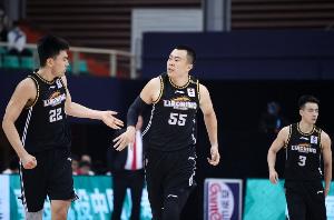 沈阳日报：阵容老化&外援实力有限 辽篮已经到必须重建之时