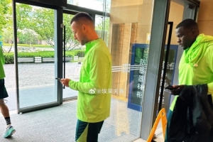 博主：国安今日冒雨进行官训，斯帕吉奇在列