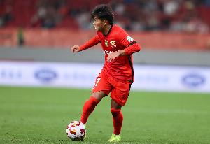 沪媒称赞蒯纪闻：海港和国家队未来的10号位，这位小将更有特点