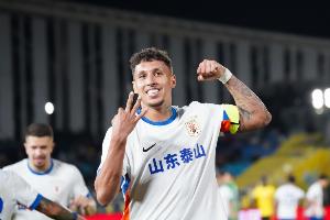 解说员批克雷桑：无组织、无纪律踢得太浪，看的我脑袋蹭蹭冒血
