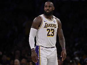 👑詹姆斯生涯连读21个赛季入选最佳阵 NBA历史断档第一！