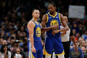 你会永远活在库里阴影下！KD：在我幻想的NBA世界里我就是GOAT
