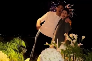 长长久久！丁彦雨航更新社媒与女友秀恩爱：一周年快乐！