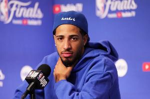 低估不了一点😤哈利伯顿总决赛3场比赛0罚球53分 NBA历史第一