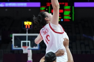 媒体人：日本女篮在训练场墙壁上做记号 提醒队员张子宇有多高
