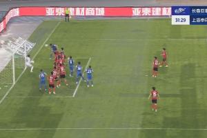 高天意连场助攻！朱辰杰头球打入赛季首球，申花1-0领先亚泰