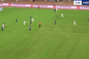 蓉城2-2追平三镇！德尔加多传中造点，韦世豪点射破门