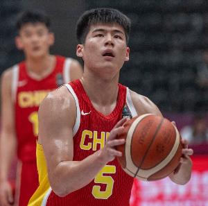 高效输出！陈家政11投7中得到17分6板2助1断 正负值+24