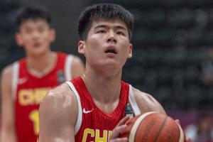 英姿勃发少年行😤陈家政如入无人之境12中9爆砍25分！正负值+17