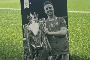 YNWA！普雷斯顿制作特别场刊，缅怀若塔兄弟
