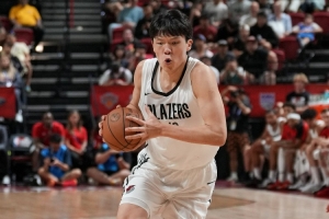 孔德昕：杨瀚森每场都能展示新东西 主帅调整对位让小杨舒服多了