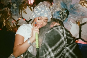 💡又幸福了！哈登女友晒照：我更喜欢你的偏爱~🥰