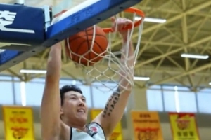 全场5v5！广东男篮晒最新训练视频：杜润旺扣篮 杨溢归队