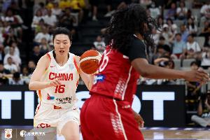 罗欣棫11中4得15分4板1断 3三分&3抢断皆为全场最高