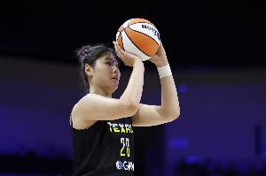 丁佳宁：球迷不会因女篮输球而怪小宝不回国 瀚森不打亚洲杯更好