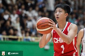 👍真大腿！冉珂嘉U19女篮世界杯场均得到19.1分11.3篮板3.1助攻