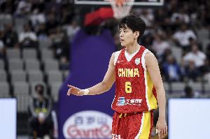 杨舒予：我作为2号位要有更多的得分方式 继续发扬快攻反击特点