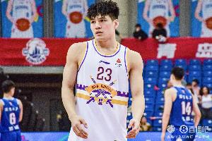 又搞个大的？媒体人：广州男篮为引进陈国豪正在寻求多方交易